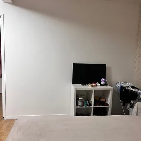 в Apartment *