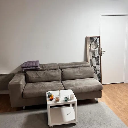 в Apartment *